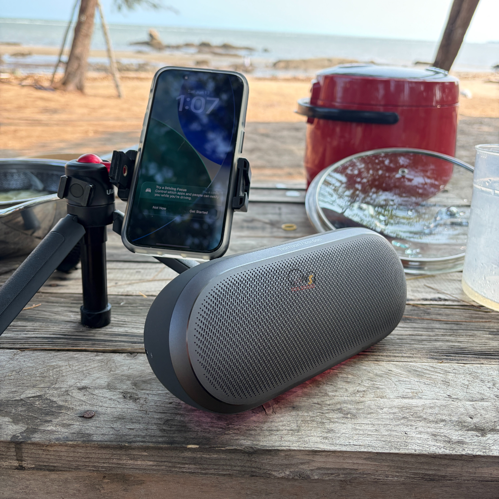 Harman Kardon Luna 2 Thiết Kế Đèn LED Mới, Âm Bass Xuống Sâu Hơn