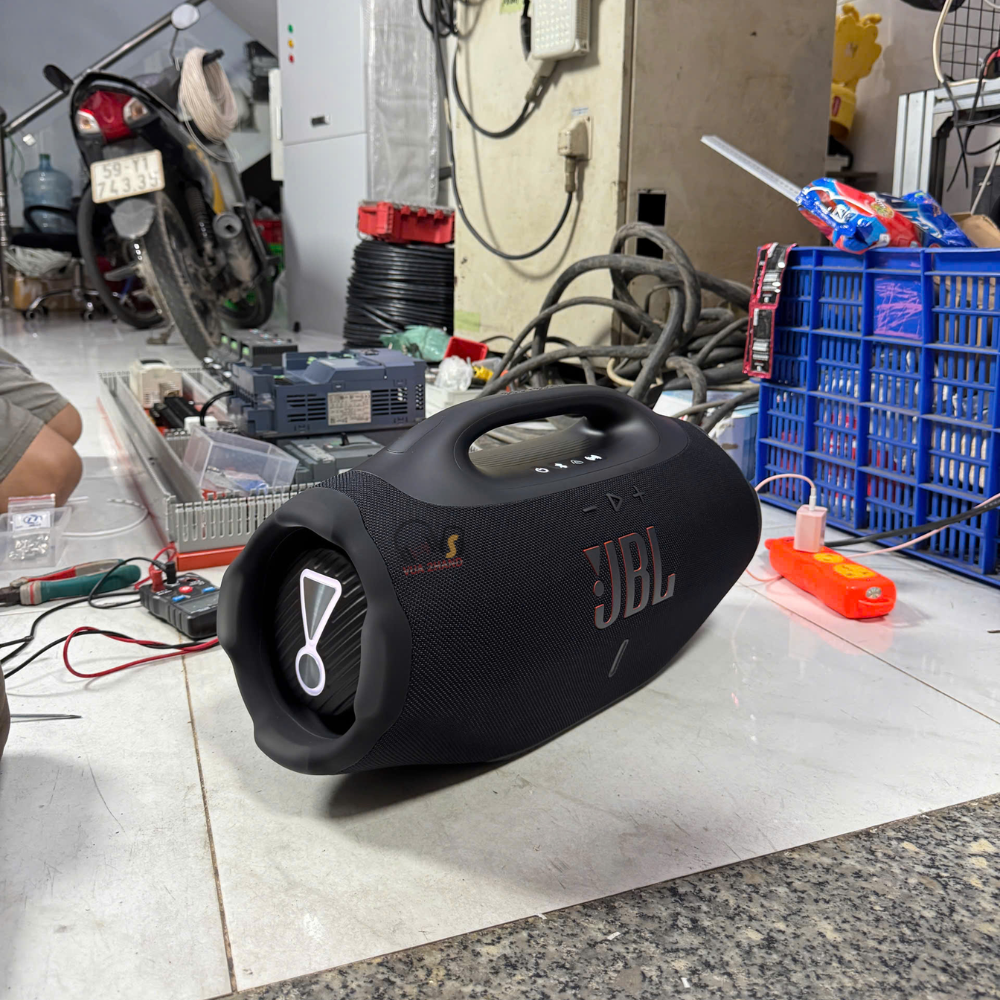 Khám Phá JBL Boombox 4 Có Xứng Danh Vua Party Ngoài Trời?