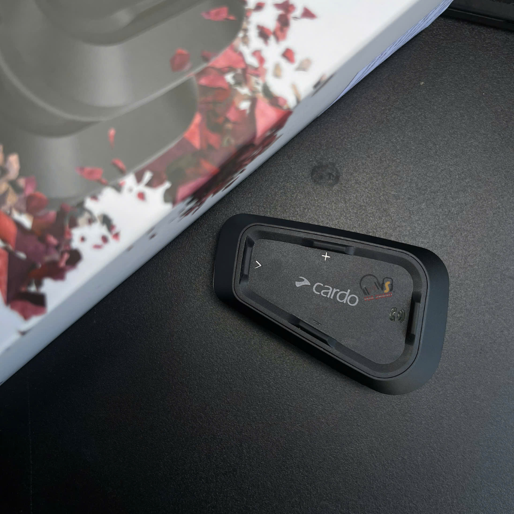 Cardo SPIRIT Kết Nối Hoàn Hảo Cho Mọi Chuyến Đi - Chỉ Cần 2 Người