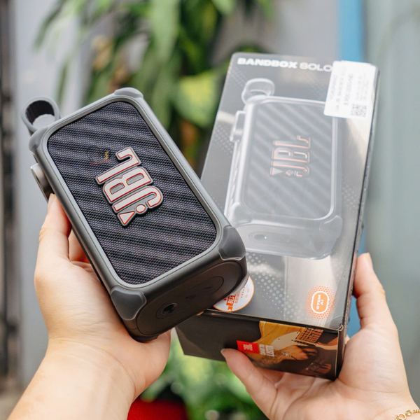 JBL BandBox Solo Chiếc Loa Biết Tách Nhạc Đầu Tiên Thế Giới Có Gì Hot?