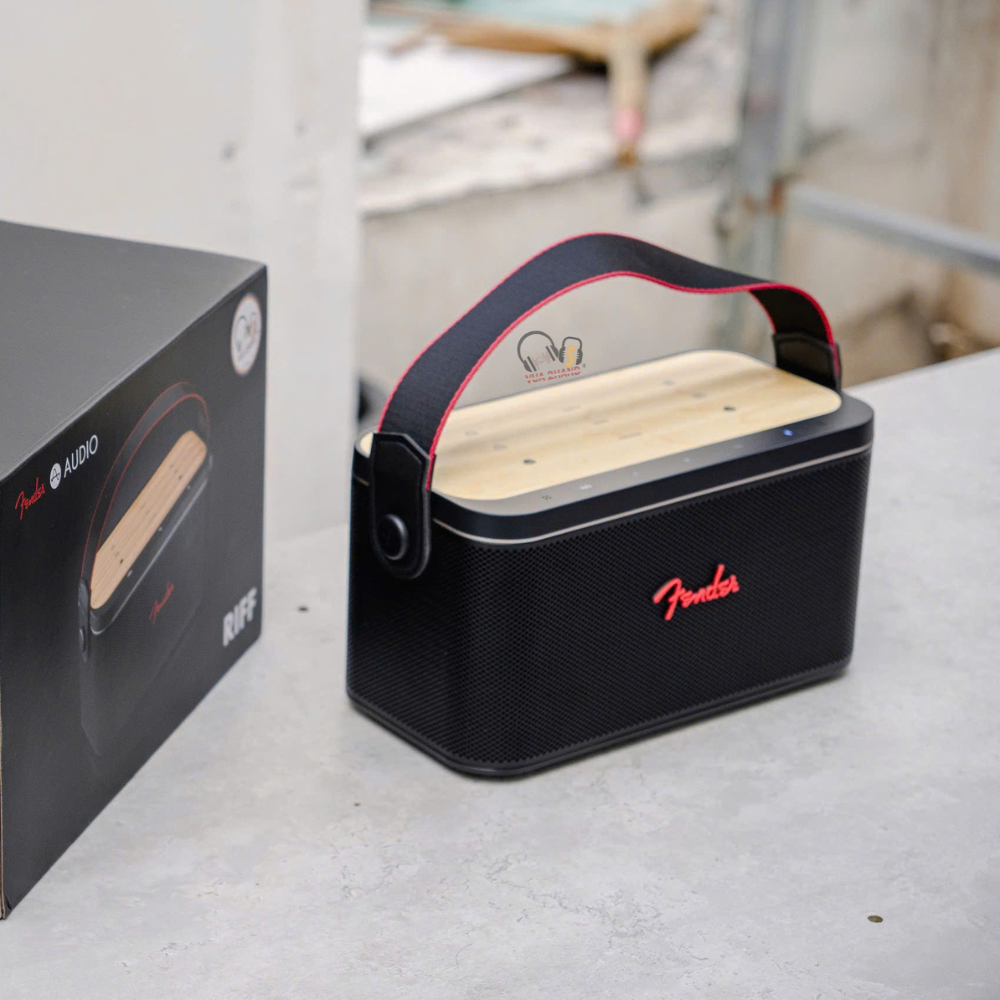 Fender Riff Sự Kết Hợp Tuyệt Vời Giữa Chất Âm Ấm Áp và Độ Di Động Cao