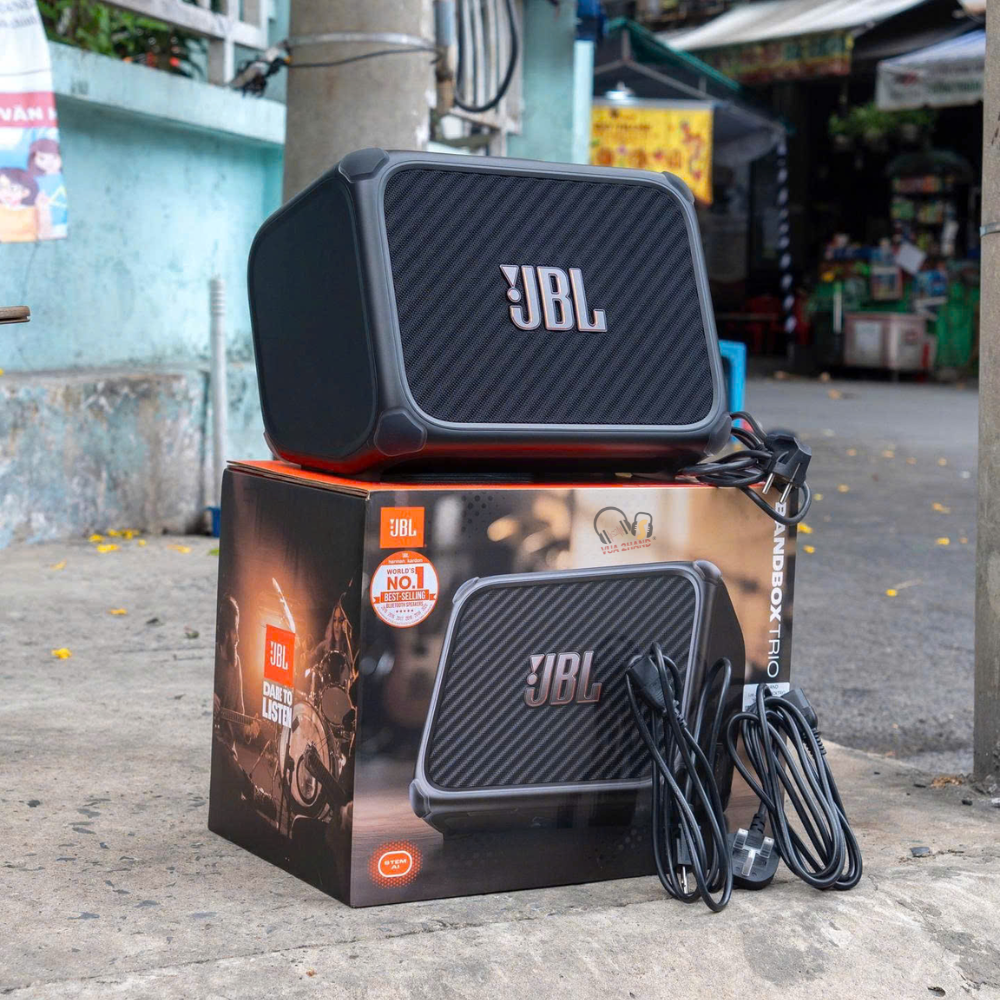 Trải nghiệm thực tế Mixer 4 kênh tích hợp trên JBL Bandbox Trio