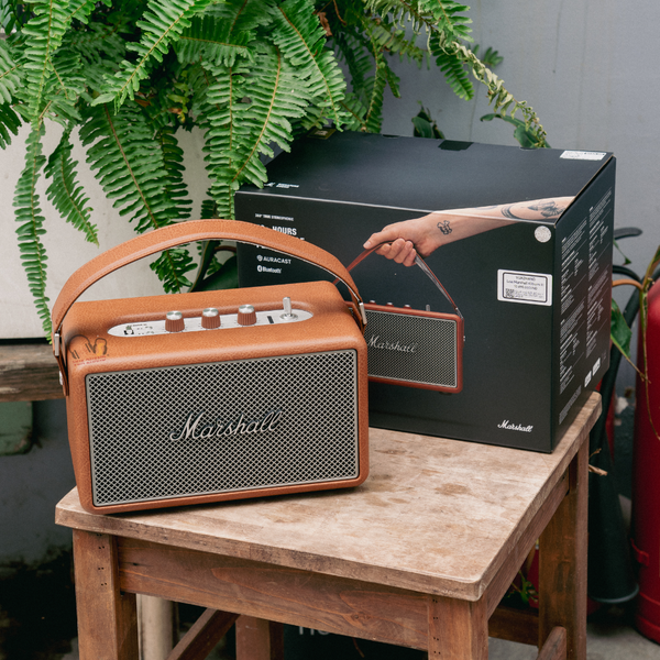 Marshall Kilburn III Brown ra mắt màu sắc mới đốn tim người hâm mộ?