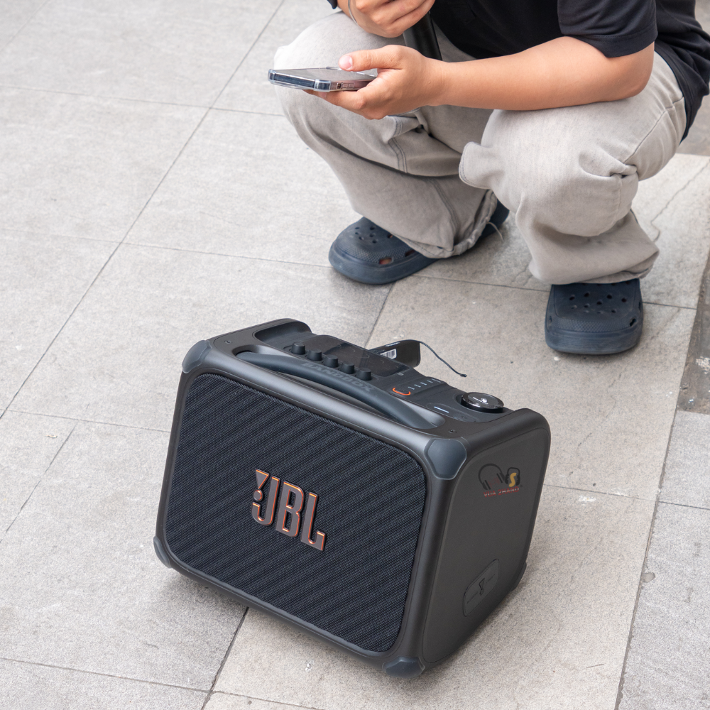 Điểm khác biệt có 1 0 2 trên dòng loa mới JBL Bandbox Trio