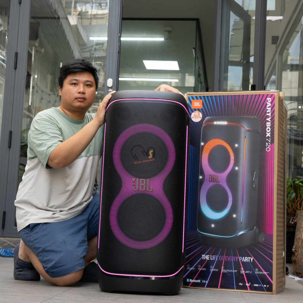Đánh giá JBL PartyBox 720 - 800W, Karaoke Chuyên nghiệp và Pin Bền bỉ