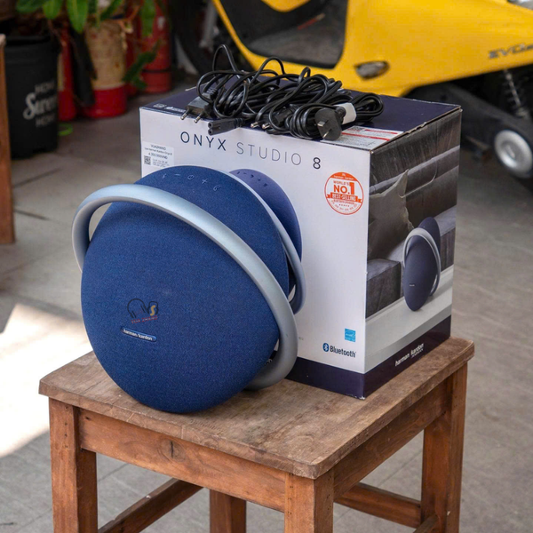 Sở hữu Onyx Studio 8: Loa Bluetooth cao cấp cho người sành nhạc