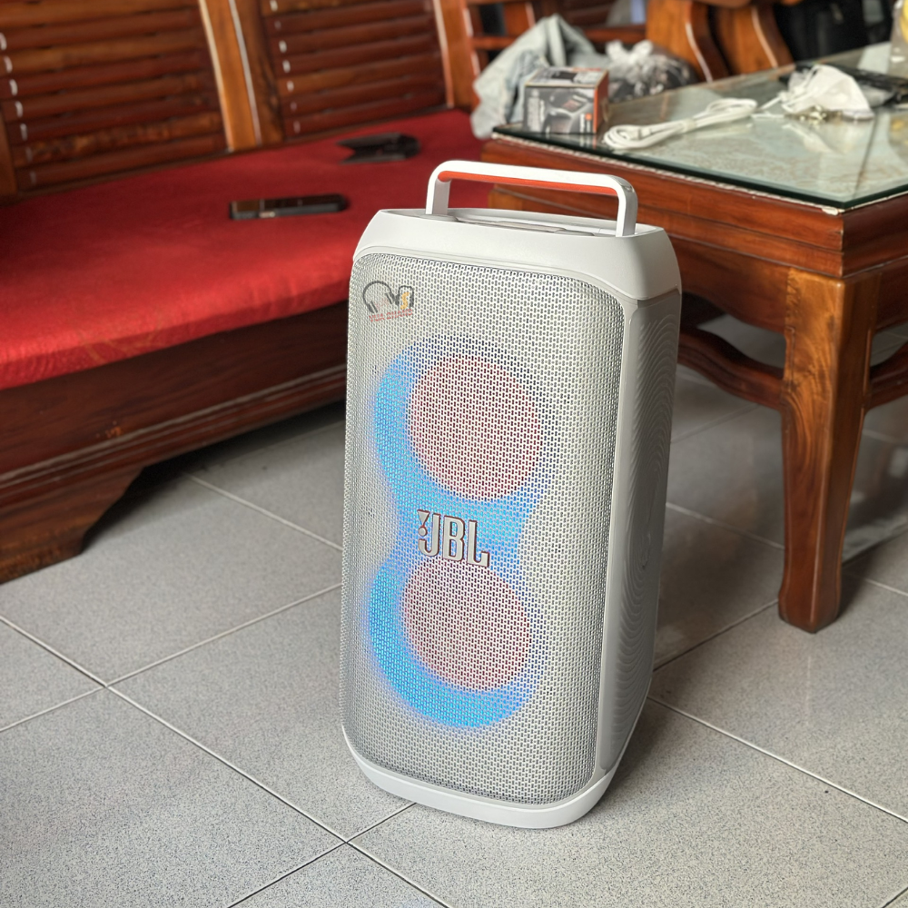 Phá Đảo Mọi Bữa Tiệc: Sức Mạnh Của Loa Di Động JBL PartyBox Club 120
