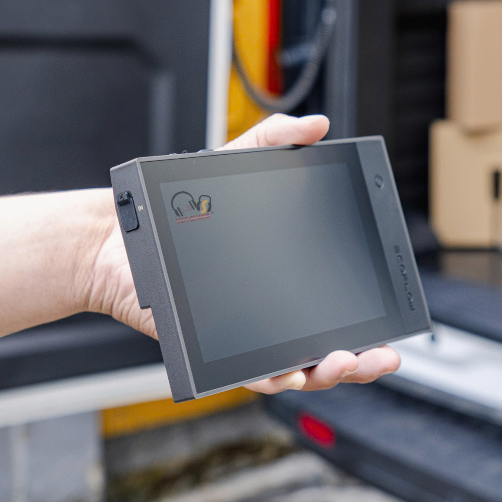 Màn hình cảm ứng EcoFlow Power Kits Console trên xe Campervan