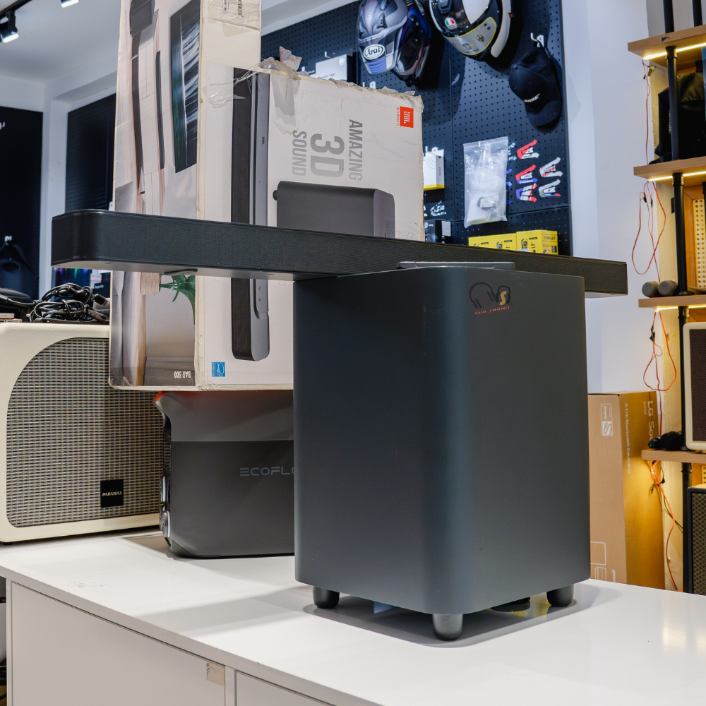 JBL Bar 500 chiếc loa biến phòng khách thành rạp chiếu phim thực thụ