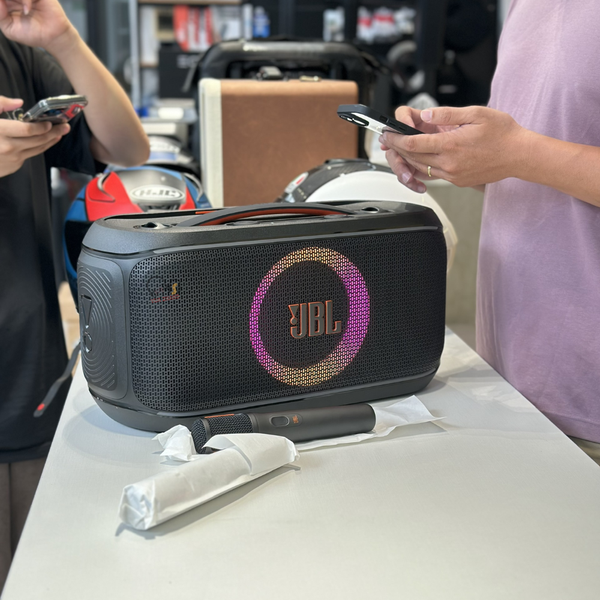 Bóc Mẽ JBL PartyBox On-The-Go 2 Sửa Hết Lỗi Đời 1, Pin Trâu Gấp Đôi!