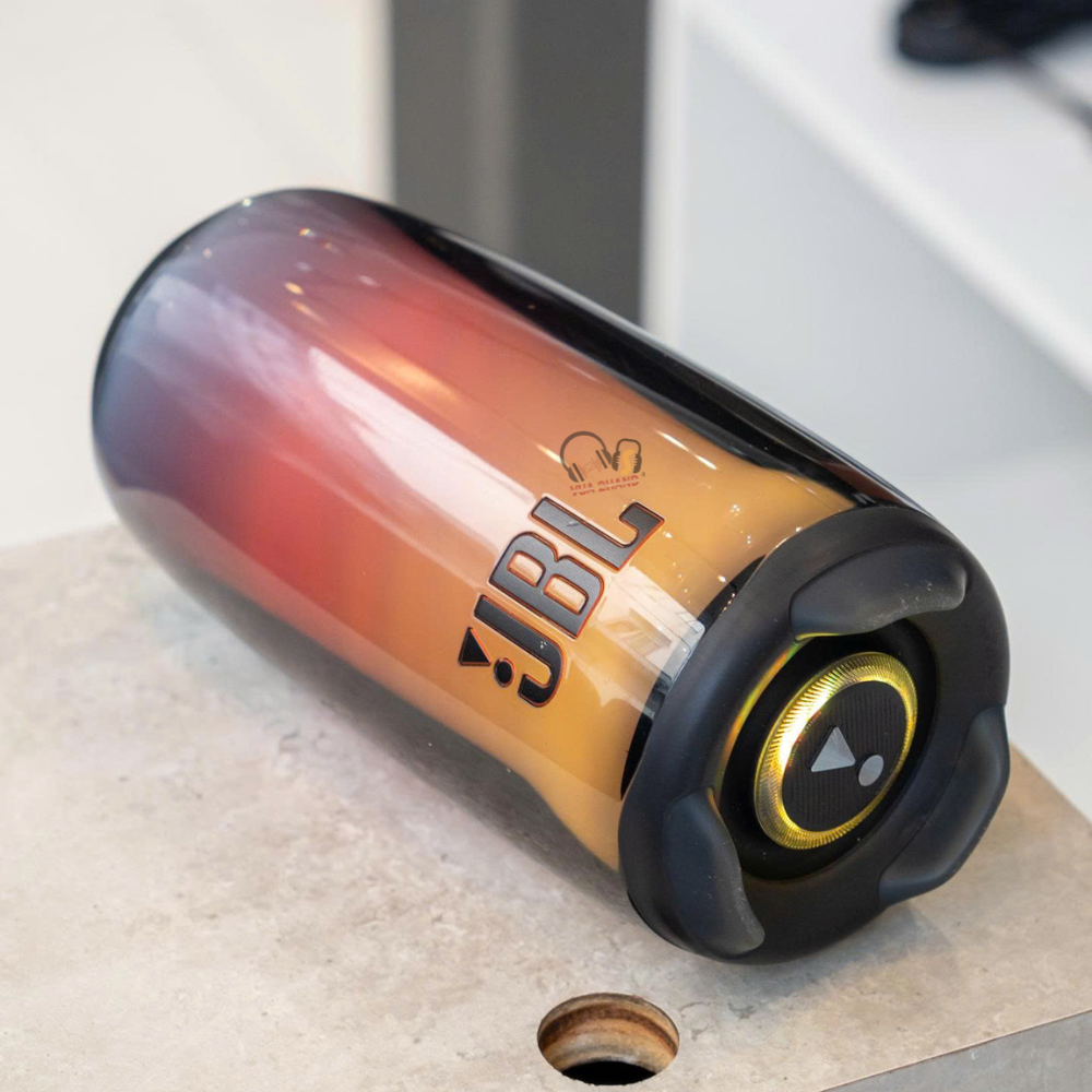 Phấn khích mọi giác quan cùng màn trình diễn ánh sáng trên JBL Pulse 5