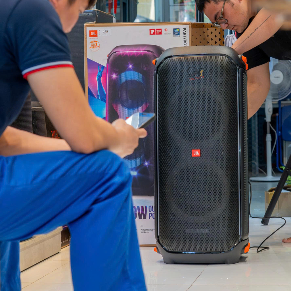 JBL PartyBox 710 Đỉnh cao loa party, Uy lực làm rung chuyển mặt đất