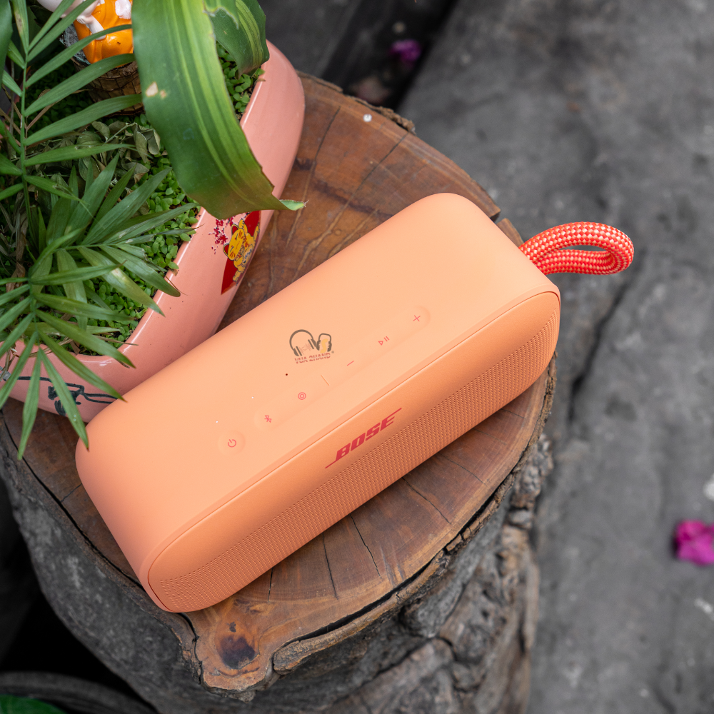 Mở hộp Bose Plus Sunset Peach: Sắc màu thời thượng cho tín đồ âm thanh