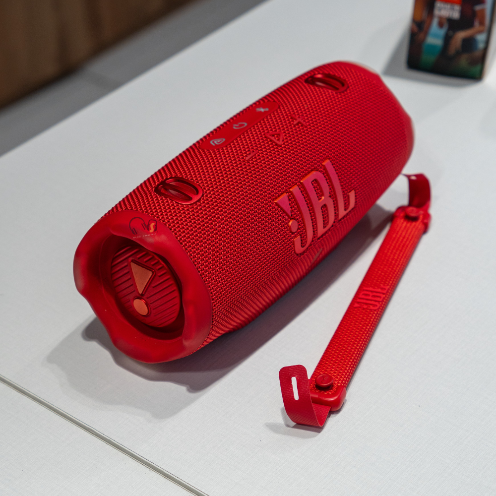 Review JBL Charge 6 Dây Đeo Mới, Bass Lực, Nghe Cả Ngày Không Hết Pin