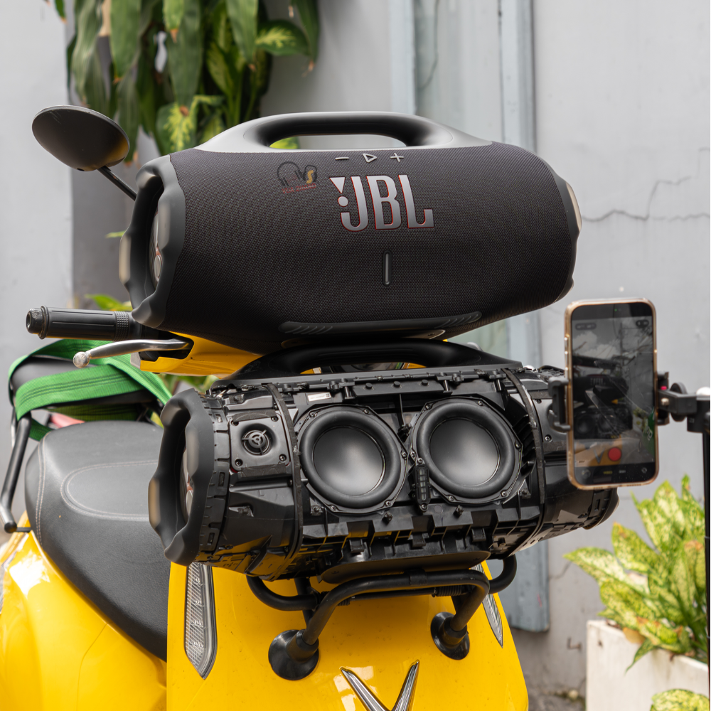 JBL Boombox 4 Khi Loa Di Động Không Chỉ To Tiếng Mà Còn Có Cả AI!