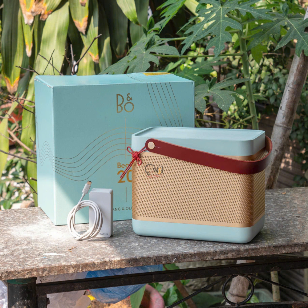 B&O Beolit 20 công suất 70W, âm trầm 37Hz và sạc không dây tiện lợi