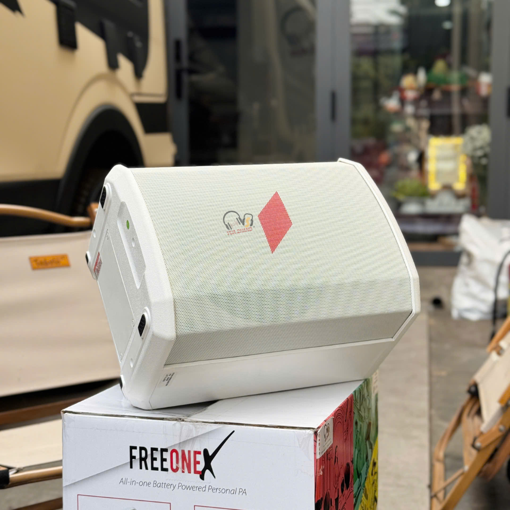 Chỉ 7.5kg nhưng công suất cực khủng – Khám phá quái thú PROEL FreeOneX