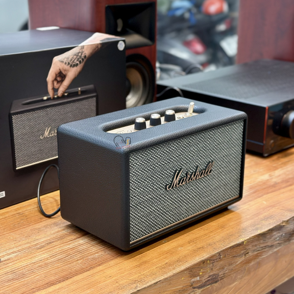 Nâng tầm góc làm việc với vẻ đẹp Retro của Marshall Acton III