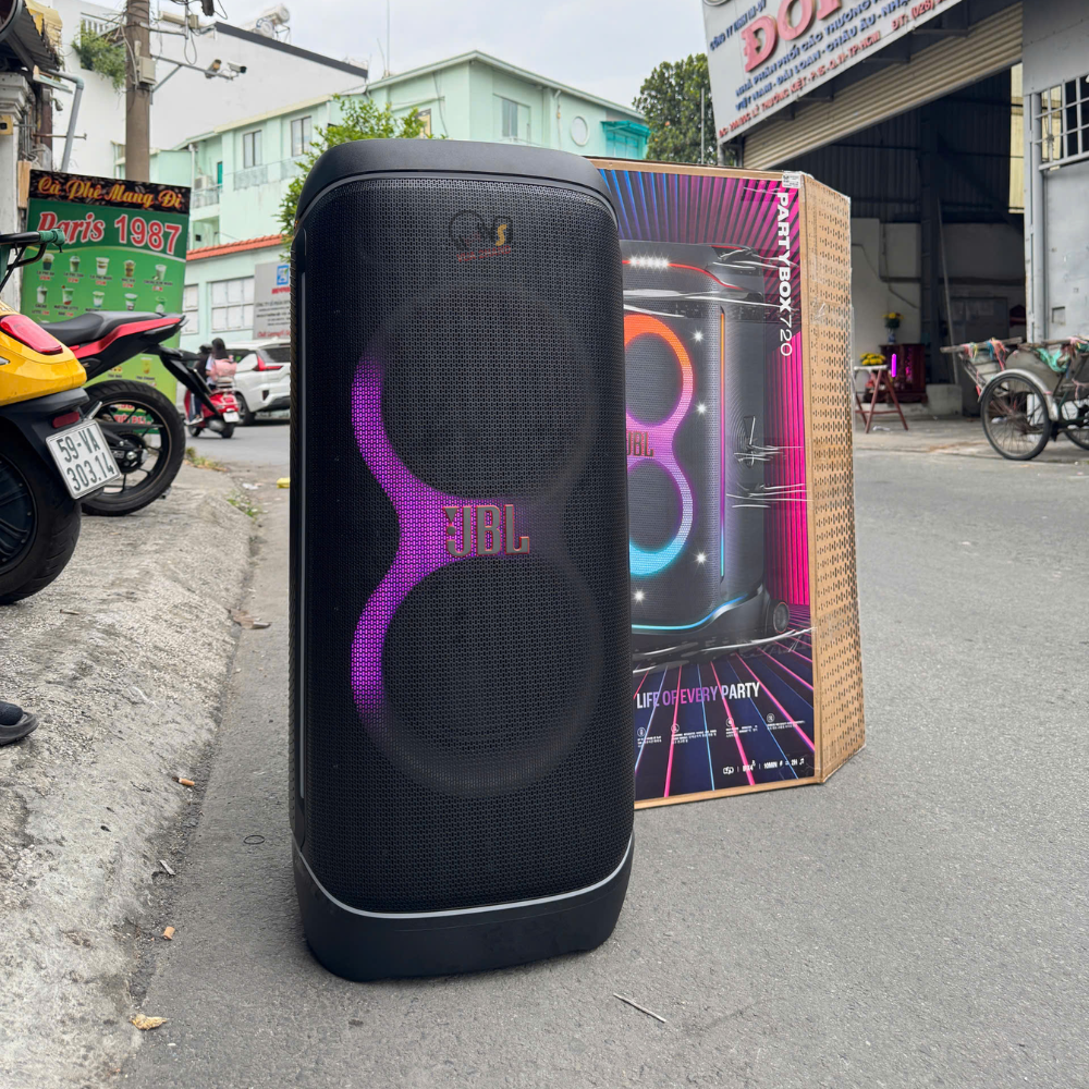 JBL PartyBox 720 chiếc loa phải có cho mọi chuyến dã ngoại, camping