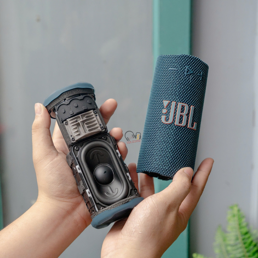 Review JBL Grip: Chiếc lon Bluetooth Nhỏ Gọn, Bền Bỉ Nhất Của JBL?