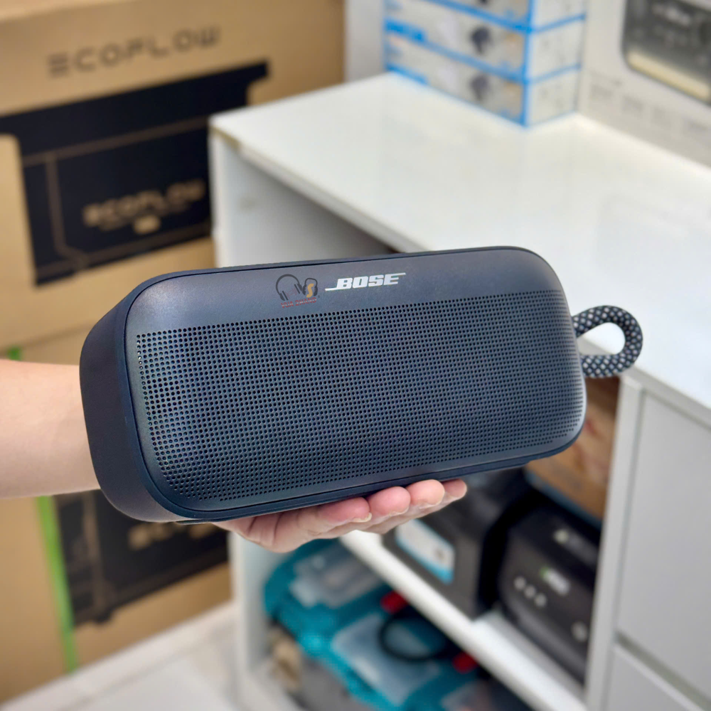 Bose SoundLink Plus kích thước nhỏ gọn tỉ lệ nghịch với công suất loa