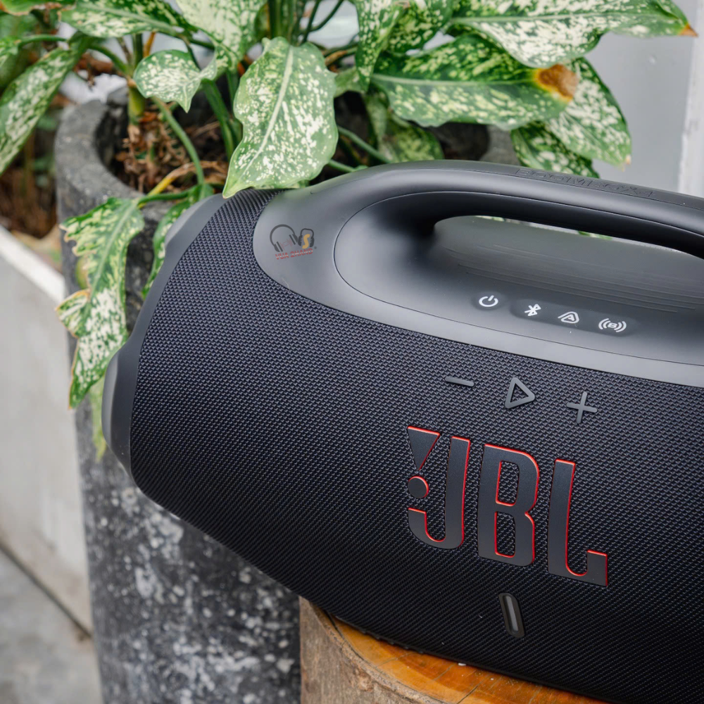 JBL Boombox 4 Nâng Cấp Đột Phá với Pin Thay Thế và Sức Mạnh Âm Thanh AI