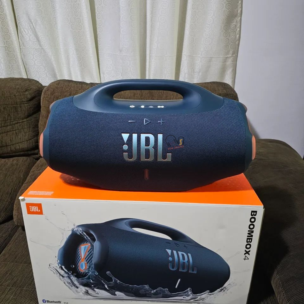 JBL Boombox 4 quái vật tái xuất diện mạo mới công suất 210W, pin 34 giờ và IP68, giá 14.6 triệu