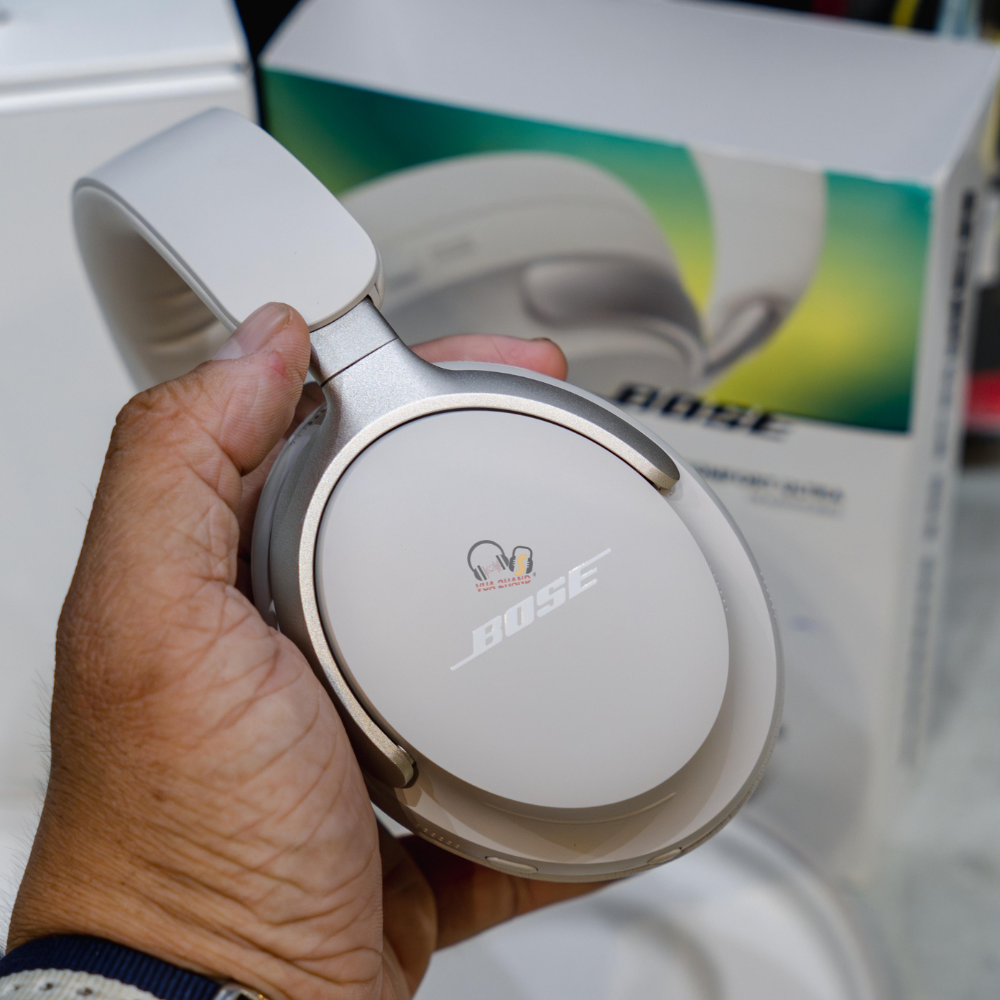 Mở hộp Bose QuietComfort Ultra: Thiết kế nhôm đúc, nghe nhạc cực đỉnh!