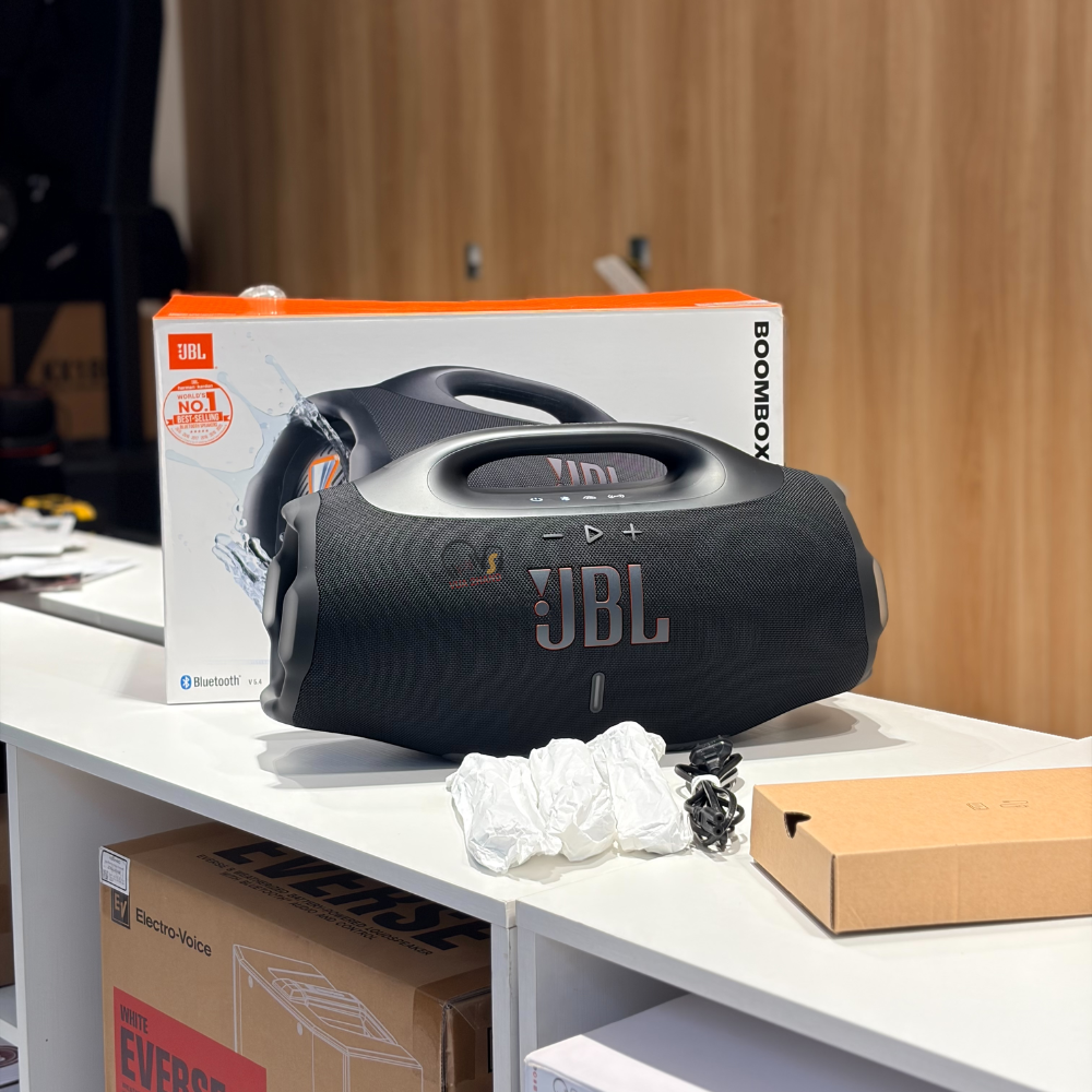Trên tay JBL Boombox 4: Nhẹ hơn, Kháng nước IP68, Bass đập rúng động