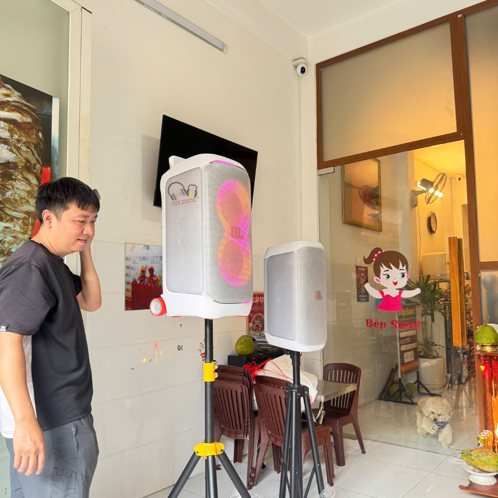 Hát Karaoke trên JBL PartyBox Stage 320: Giọng cực sáng, vang cực nịnh