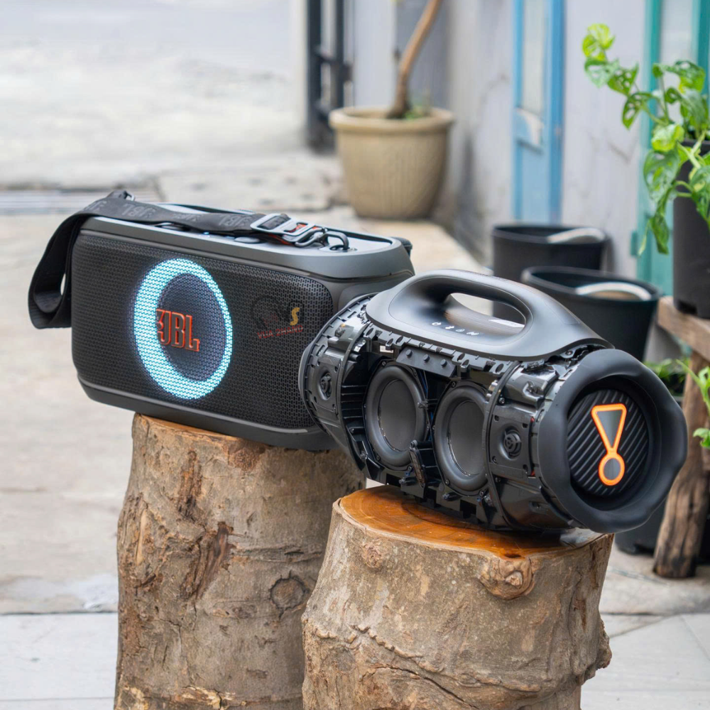 So Sánh Chi Tiết Giữa JBL PartyBox On-The-Go 2 Và JBL Boombox 4
