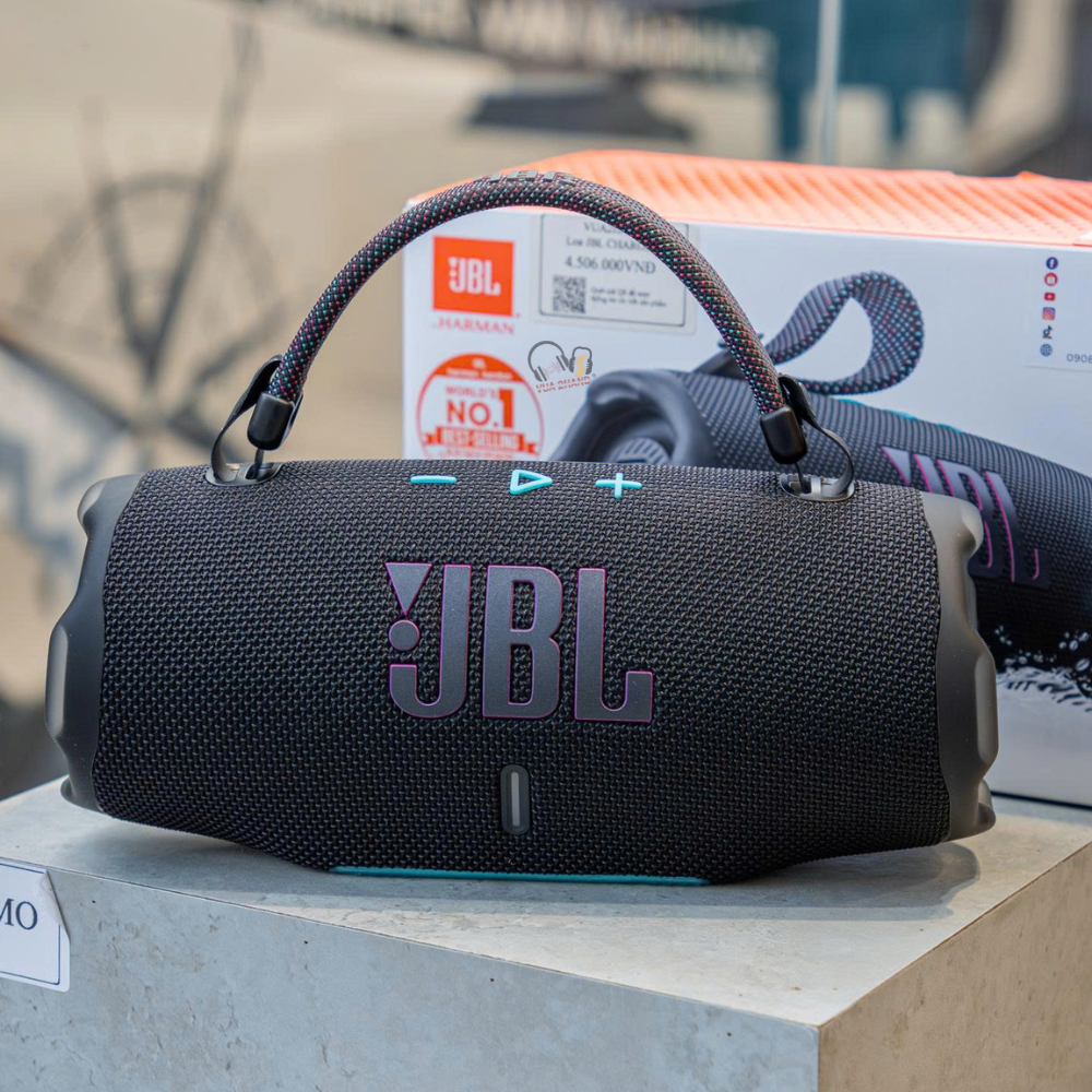 JBL Charge 6 Chống nước IP68, hỗ trợ Auracast và nhạc Lossless