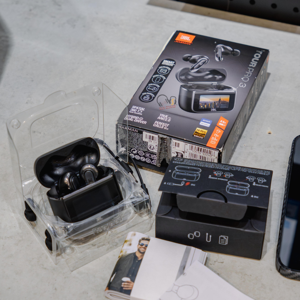 JBL Tour Pro 3 có đủ sức đối đầu các dòng tai nghe hiện tại?