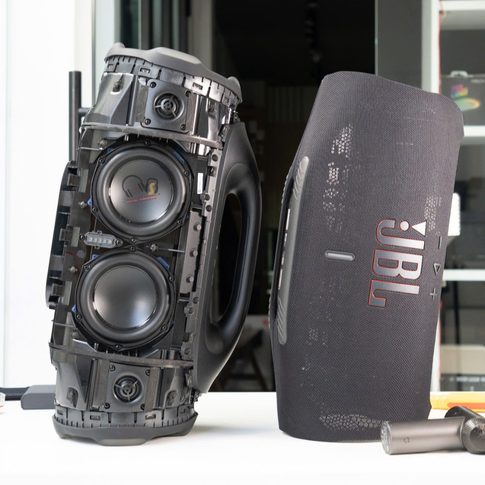 Teardown quan sát cấu tạo nội thất bên trong JBL Boombox 4