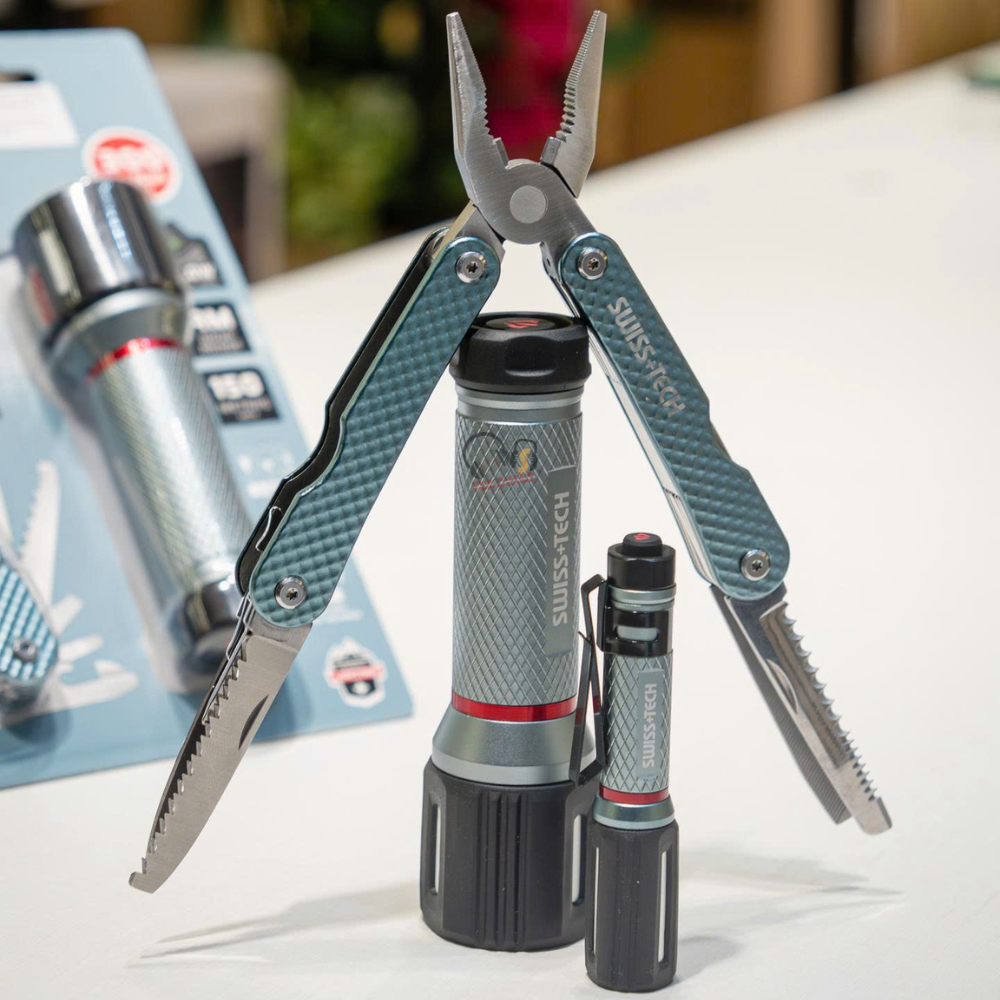SWISS+TECH ST001256 Khi Kìm Đa Năng Gặp Bộ Đôi Đèn Pin LED Kháng Nước