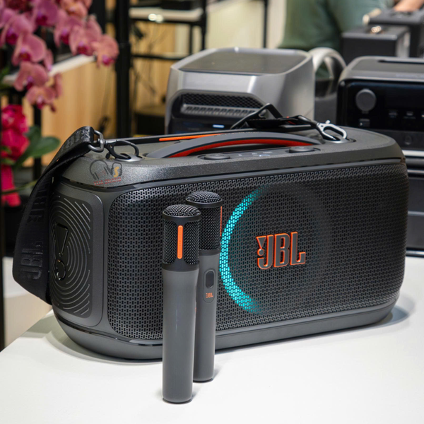 Hát hay như ca sĩ với Loa Karaoke JBL PartyBox On-The-Go 2