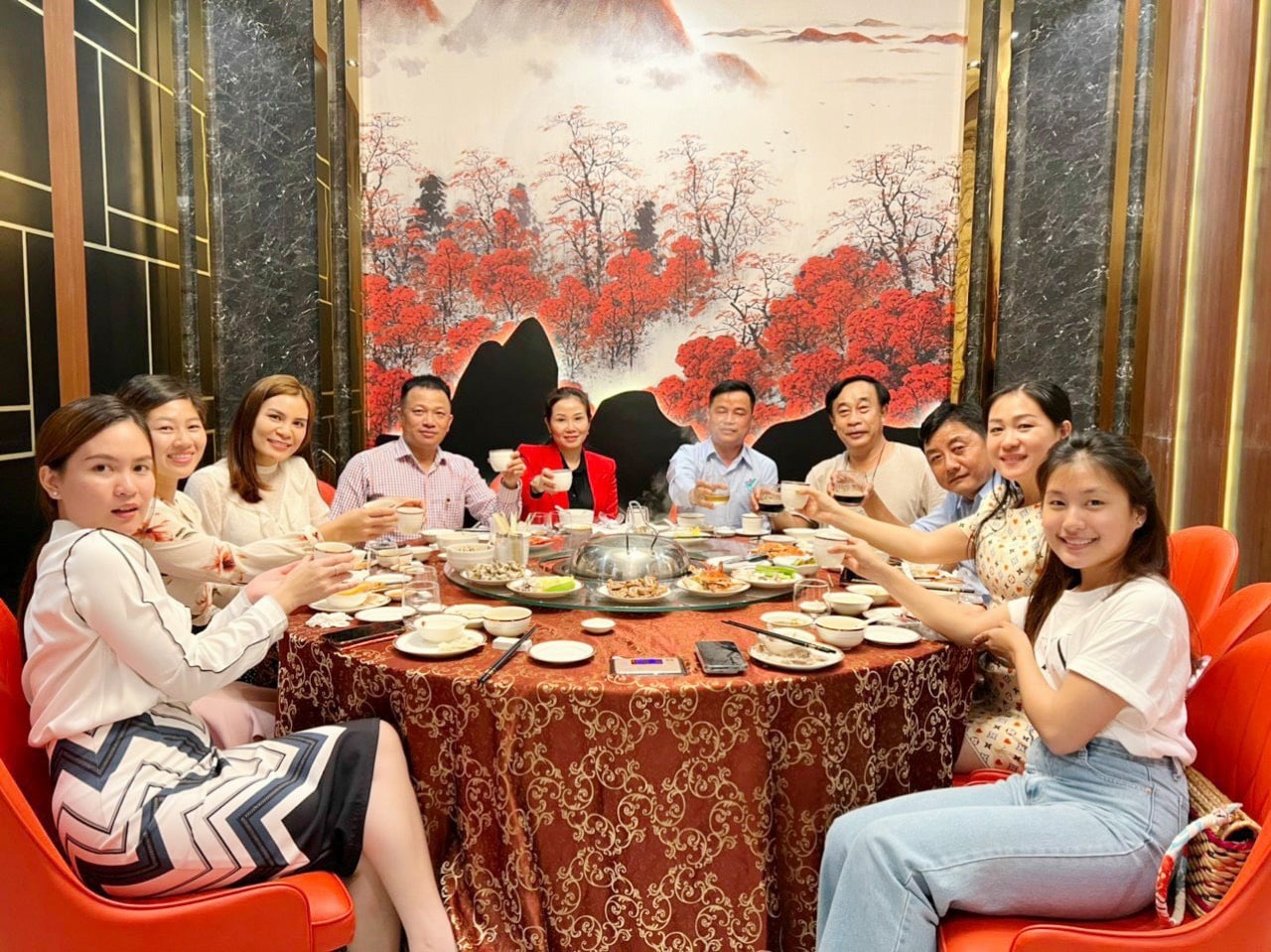 Gặp gỡ đối tác