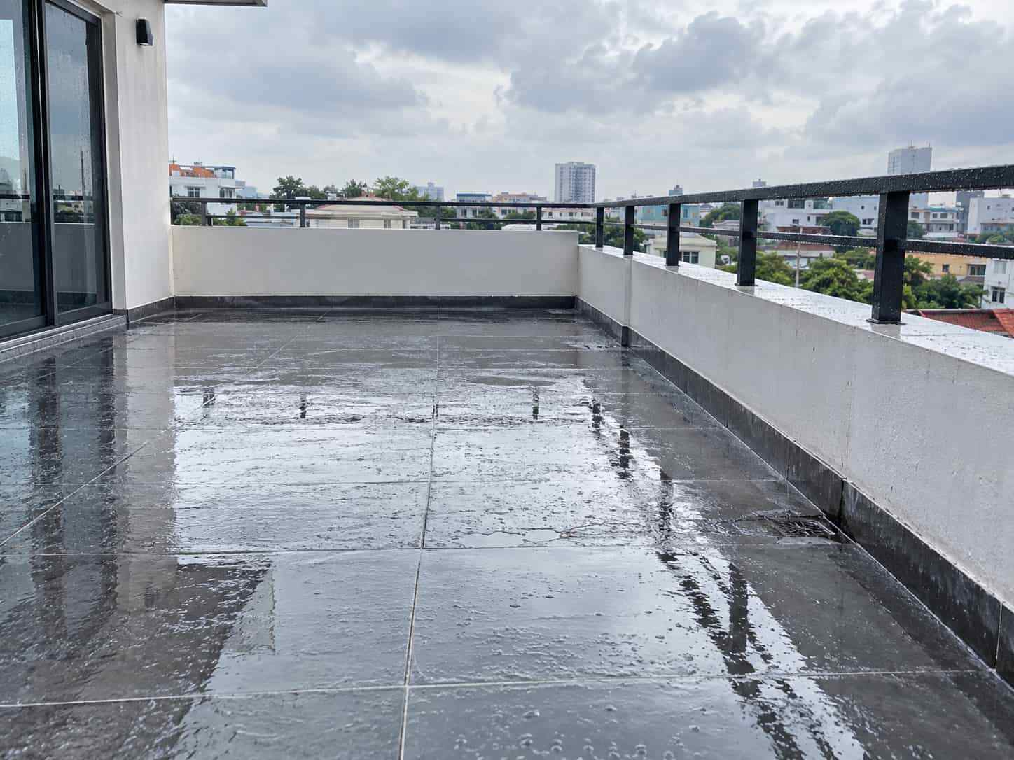 Chống Thấm Ban Công, Sân Thượng Và Sê Nô Mái