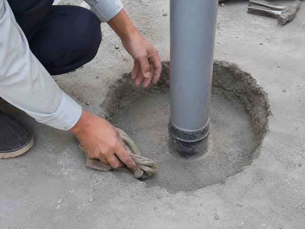 Làm sạch khu vực thi công
