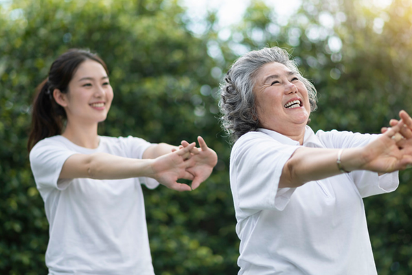 Nước ion kiềm và sức khỏe phụ nữ: Giải pháp hỗ trợ toàn diện từ bên trong