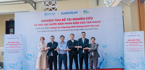 Hội nghị nghiệm thu đề tài nghiên cứu hiệu quả sinh hóa của nước ion kiềm magie cực tan