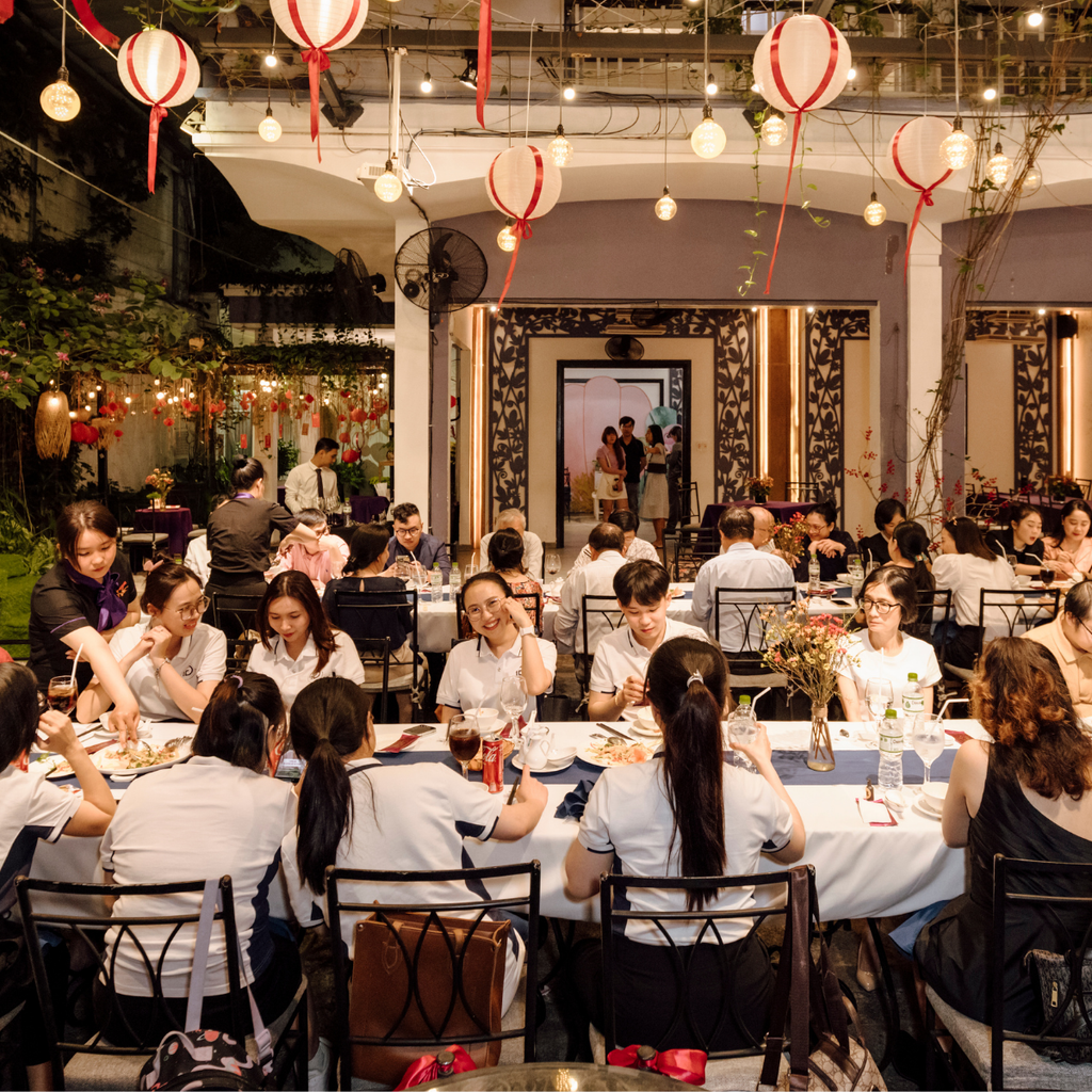 Top 10 Nhà Hàng Sân Vườn Đẹp & Lãng Mạn Tại TP.HCM