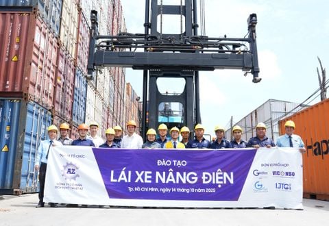 Xe nâng điện