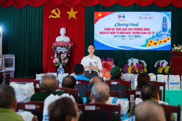 TỔNG CÔNG TY ĐỐI TÁC CHÂN THẬT ĐỒNG HÀNH THĂM VÀ TẶNG QUÀ THƯƠNG BINH NHÂN NGÀY 27/7
