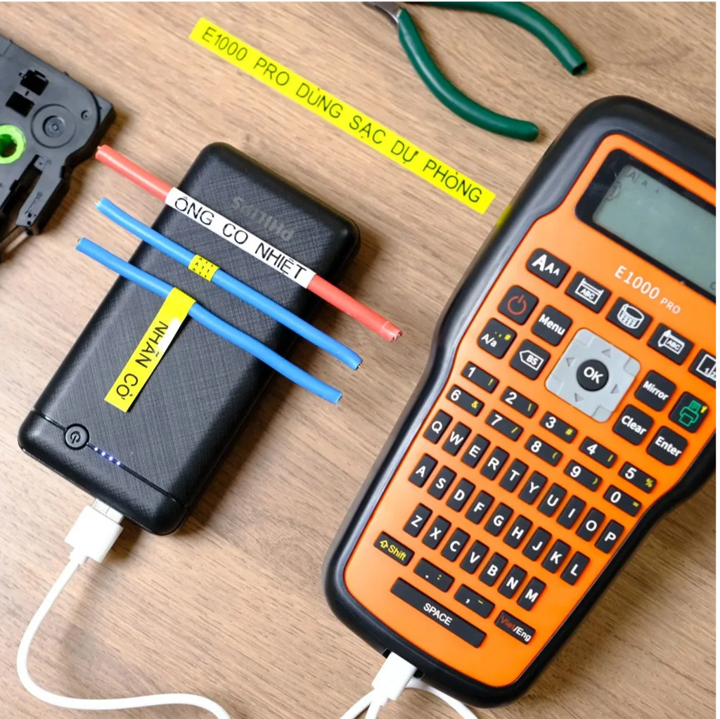 Vì Sao Nên Mua E1000 Pro Để Dán Nhãn Thi Công Công Trình Điện – Mạng – Bảo Trì Ở Đông Phong ?