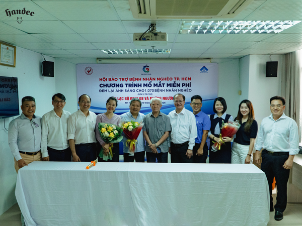 HANDEE ĐỒNG HÀNH CÙNG G8 GOLF CLUB TRONG CHƯƠNG TRÌNH PHẪU THUẬT MẮT MIỄN PHÍ CHO BỆNH NHÂN KHÓ KHĂN
