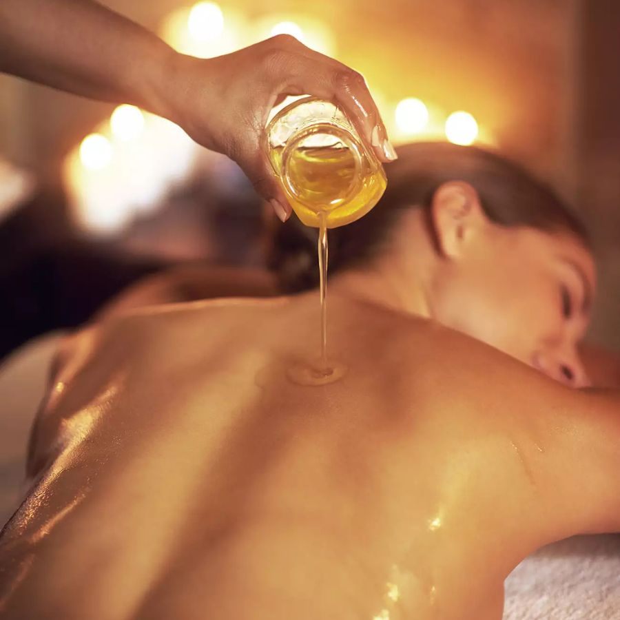 Dầu dưỡng da: Bí quyết dưỡng ẩm chuyên sâu, da mềm mượt suốt ngày