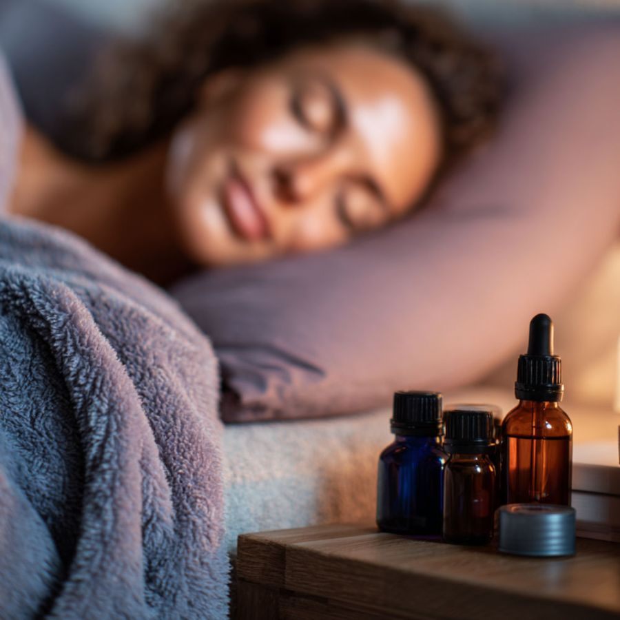 Body Oil và bí quyết dưỡng ẩm da ban đêm mùa lạnh cho làn da ẩm mịn