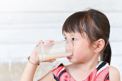 Thời gian uống sữa tốt nhất để tăng chiều cao?