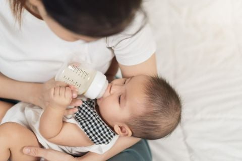 Tỷ lệ pha sữa bột chuẩn giúp tối ưu hấp thu dưỡng chất